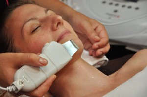 Peeling Kawitacyjny z maską algową 